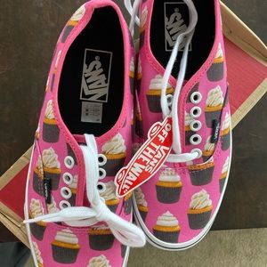 •SOLD• NWT Vans Cupcake shoes